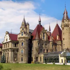 Zamek w Mosznej opis: Tajemnice architektury i fascynująca historia