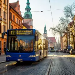 Kraków komunikacją miejską: Jak dotrzeć autobusem w Krakowie?