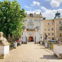 Zamek królewski w Rydzynie: historia, architektura i atrakcje turystyczne