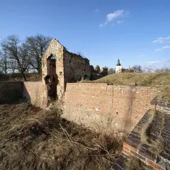 Zamek w Dankowie: Ruiny, które skrywają fascynującą historię