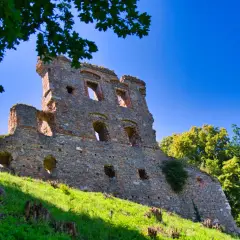 Zamek w Międzygórzu: Tajemnice ruin i ich niezwykła historia