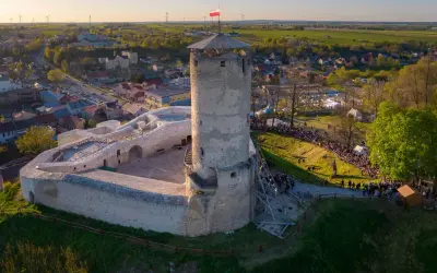 Zamek w Iłży: Tajemnice gotycko-renesansowej warowni w Polsce