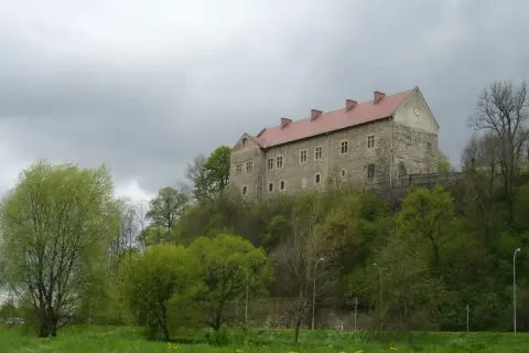 Zamek królewski w Sanoku: odkryj jego fascynującą historię i tajemnice