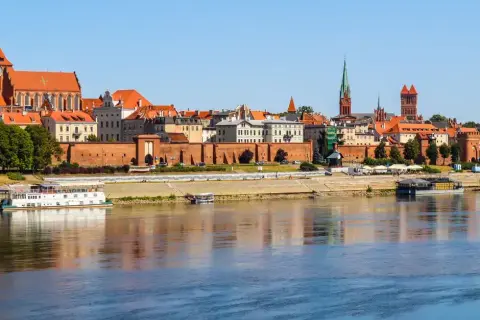 Biuro Podróży Jaworzyna: Czy warto zaufać ich ofercie w Polsce?