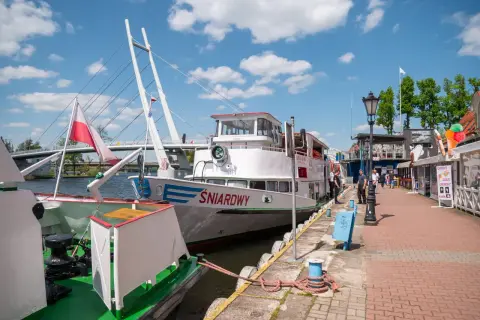 Centrum Mikołajek – Przewodnik Turystyczny po Mikołajkach