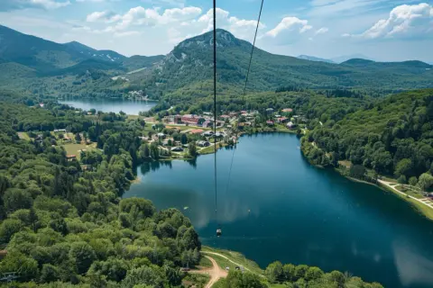 Góra Żar: Wszystko o kolejce PKL dla planujących wizytę w 2025!
