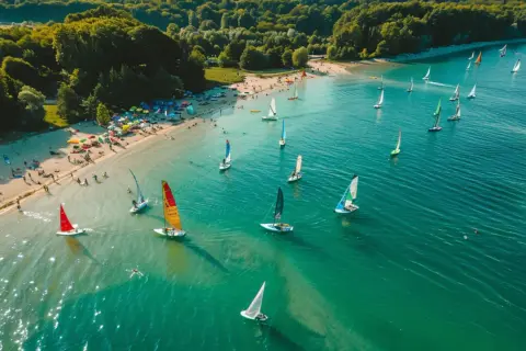 Plażowe Rajdy w Giżycku: Gdzie zanurzyć się w letniej atmosferze