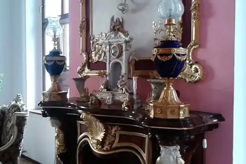 Kto jest obecnym właścicielem zamku w Pieszycach po Hajduku?