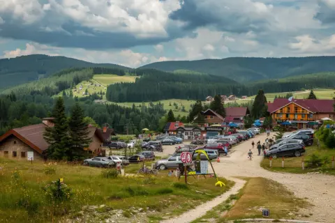 Góra Żar: Gdzie zaparkować, by uniknąć stresu przed wycieczką?