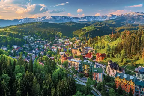 Krynica-Zdrój: Odkryjmy atrakcje i trasy górskiego kurortu w 2025