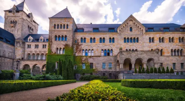 Zamek cesarski w Poznaniu: historia, zwiedzanie i atrakcje kulturowe