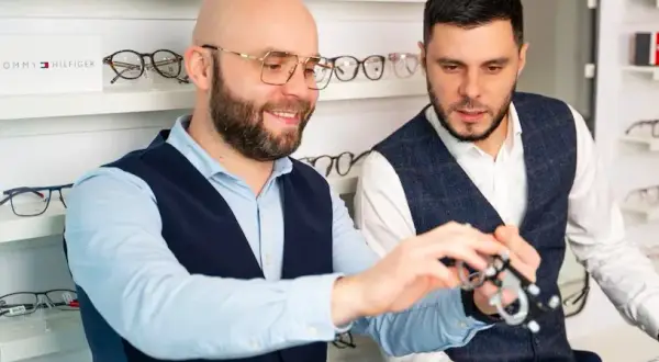 Nowoczesna optyka – jak dobrać okulary dopasowane do stylu życia?