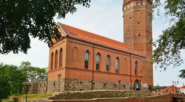Zamek w Człuchowie zdjęcia – odkryj fascynującą architekturę i historię