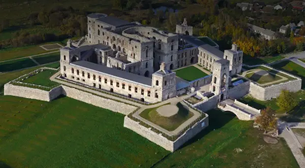 Zamek w Krzyżtopór: Tajemnice historii i niezwykłe ruiny w Polsce
