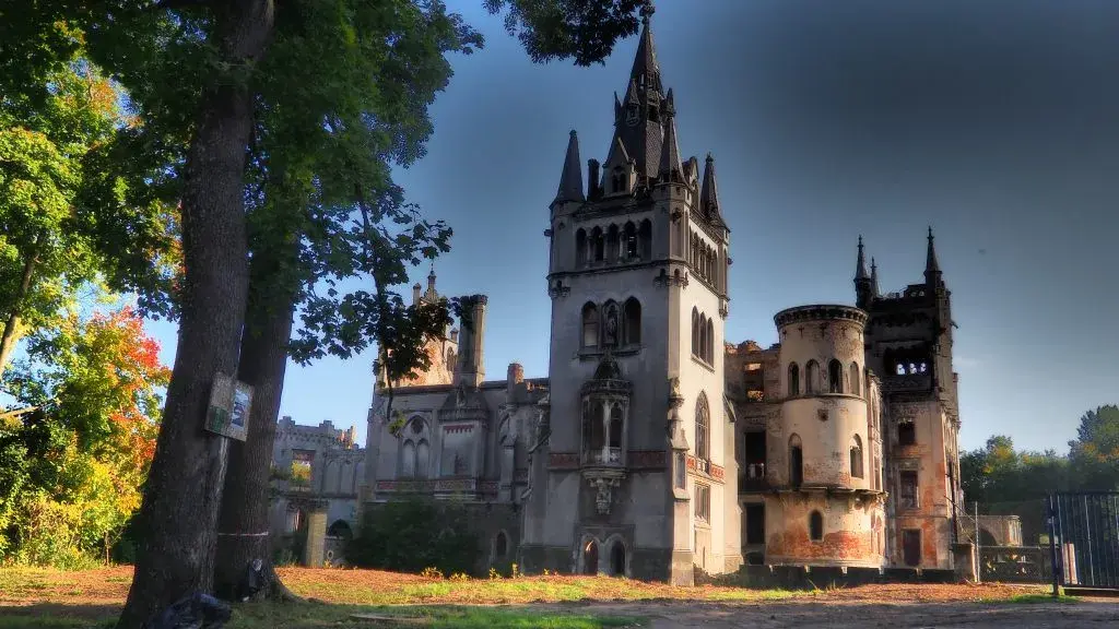 Zdjęcie Zamek w Kopicach dawniej: tajemnice i historia, które zaskakują